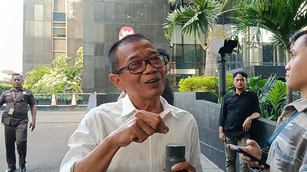 Eks Dirjen Binapenta Sebut Imigrasi Terlibat Terkait Izin TKA Eks Dirjen Binapenta Sebut Imigrasi Terlibat Terkait Izin TKA