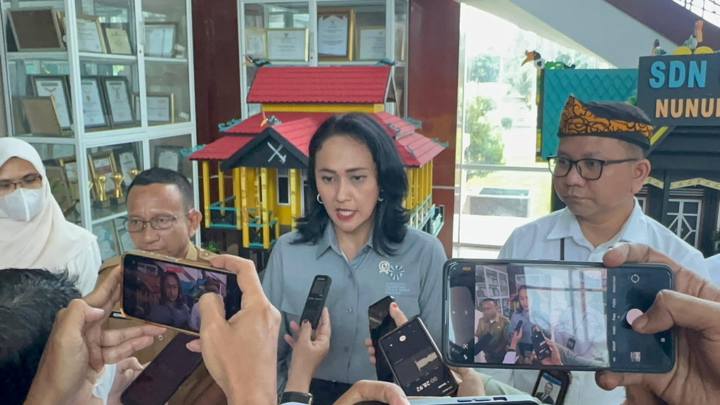 Wamen P2MI Ajak Calon Pekerja Migran Melek Literasi Keuangan Wamen P2MI Ajak Calon Pekerja Migran Melek Literasi Keuangan