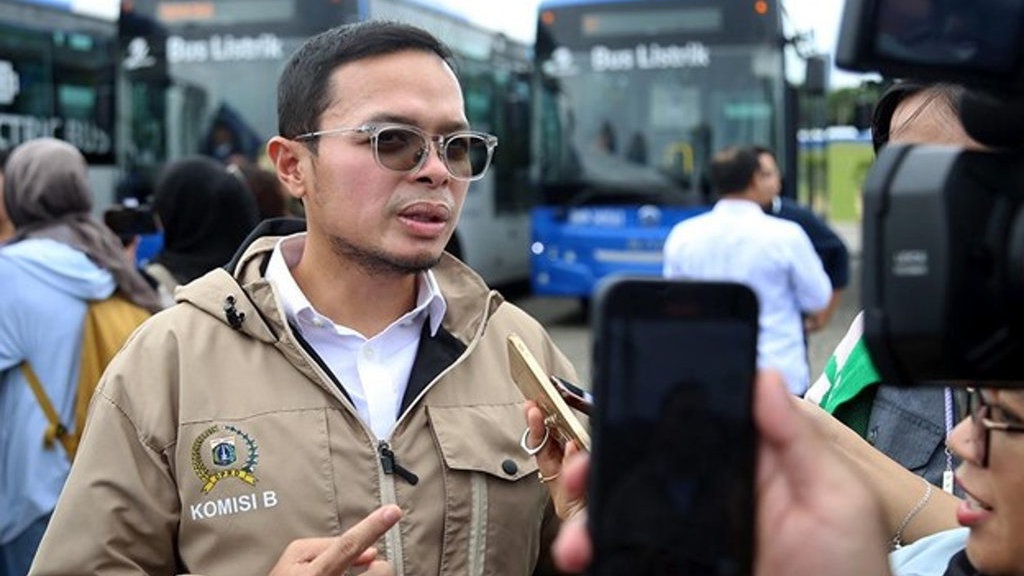 Komisi B DPRD DKI Ajak Warga Beralih ke Transportasi Publik Komisi B DPRD DKI Ajak Warga Beralih ke Transportasi Publik