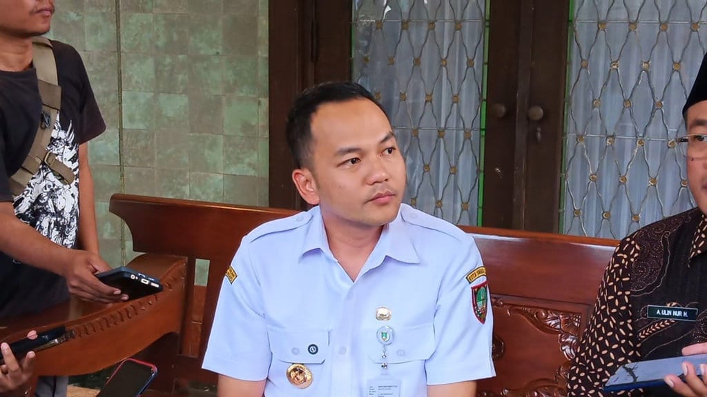 Warung Ayam Goreng Widuran Boleh Buka Tapi Tulis Info Non-Halal Warung Ayam Goreng Widuran Boleh Buka Tapi Tulis Info Non-Halal