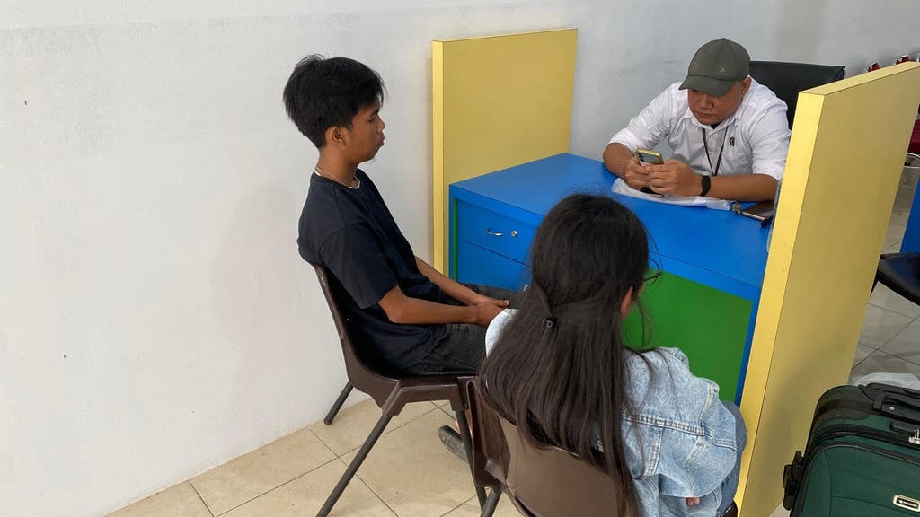 BP3MI Kepri Tunda Keberangkatan CPMI dan Tahan 1 Calo di Batam BP3MI Kepri Tunda Keberangkatan CPMI dan Tahan 1 Calo di Batam