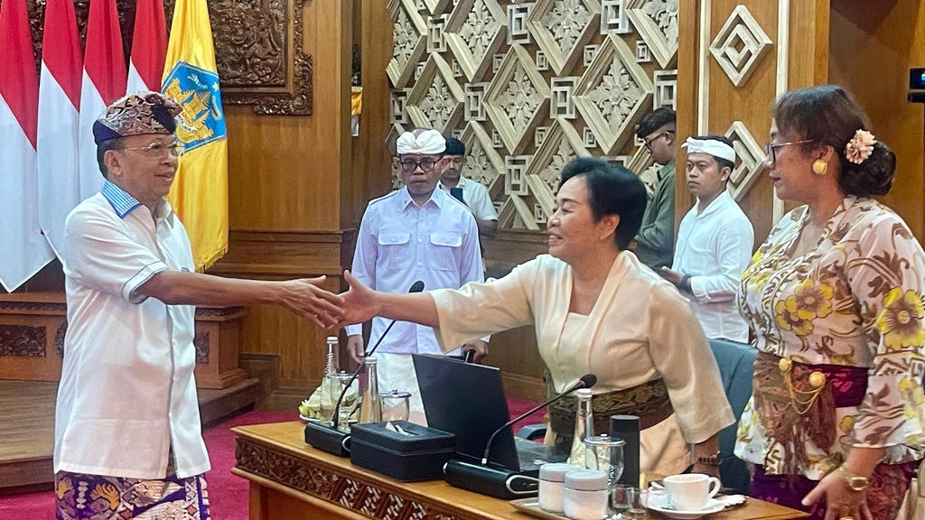 Koster akan Tindak Penggunaan Tas Kresek di Pasar Tradisional