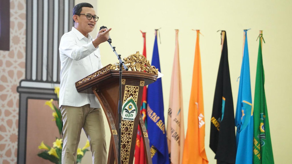 Karding Ajak Mahasiswa Jadi Pekerja Migran Legal-Terampil Karding Ajak Mahasiswa Jadi Pekerja Migran Legal-Terampil