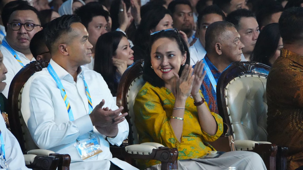 Wamen Christina Rayakan Hari Kewirausahaan Nasional, Dukung UMKM Wamen Christina Rayakan Hari Kewirausahaan Nasional, Dukung UMKM