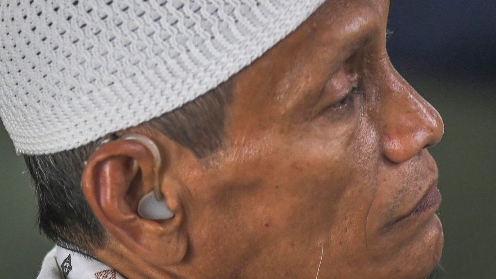 Mencari Tuhan dalam kesunyian