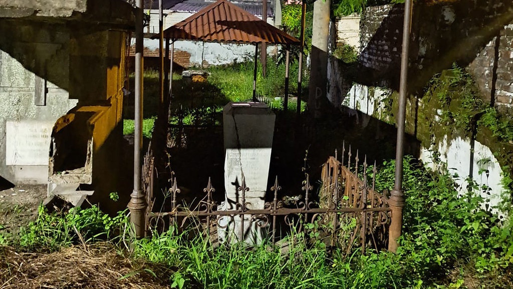 Kisah dari Kampung Peneleh: Sumur Jobong dan Jejak Orang Armenia Kisah dari Kampung Peneleh: Sumur Jobong dan Jejak Orang Armenia