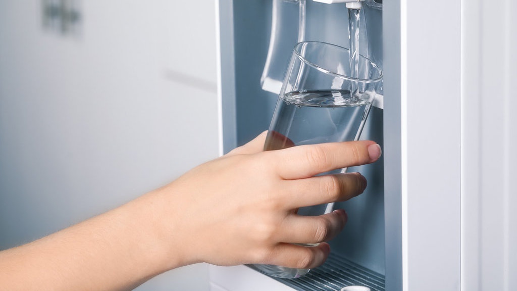 7 Dispenser Galon Bawah Terbaik, Hemat Listrik, dan Anti Ribet! 7 Dispenser Galon Bawah Terbaik, Hemat Listrik, dan Anti Ribet!