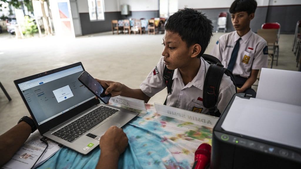 Panduan Tata Cara Daftar Ulang SPMB/PPDB SMA/SMK Jatim 2025 Panduan Tata Cara Daftar Ulang SPMB/PPDB SMA/SMK Jatim 2025