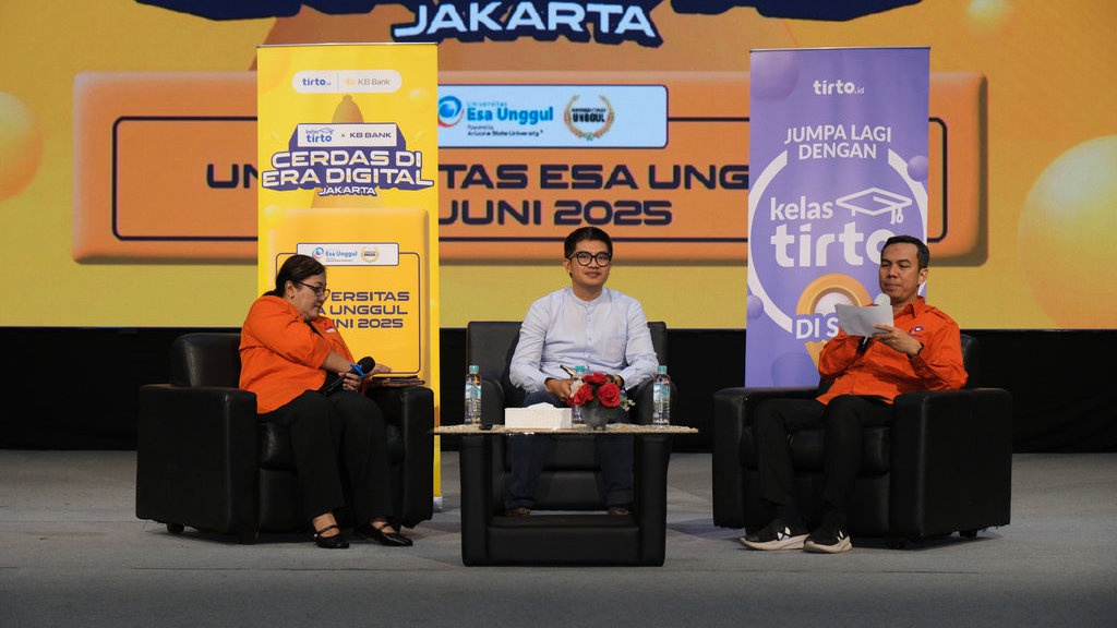 Kelas Tirto x KB Bank di Esa Unggul Bahas Perubahan Bisnis Media