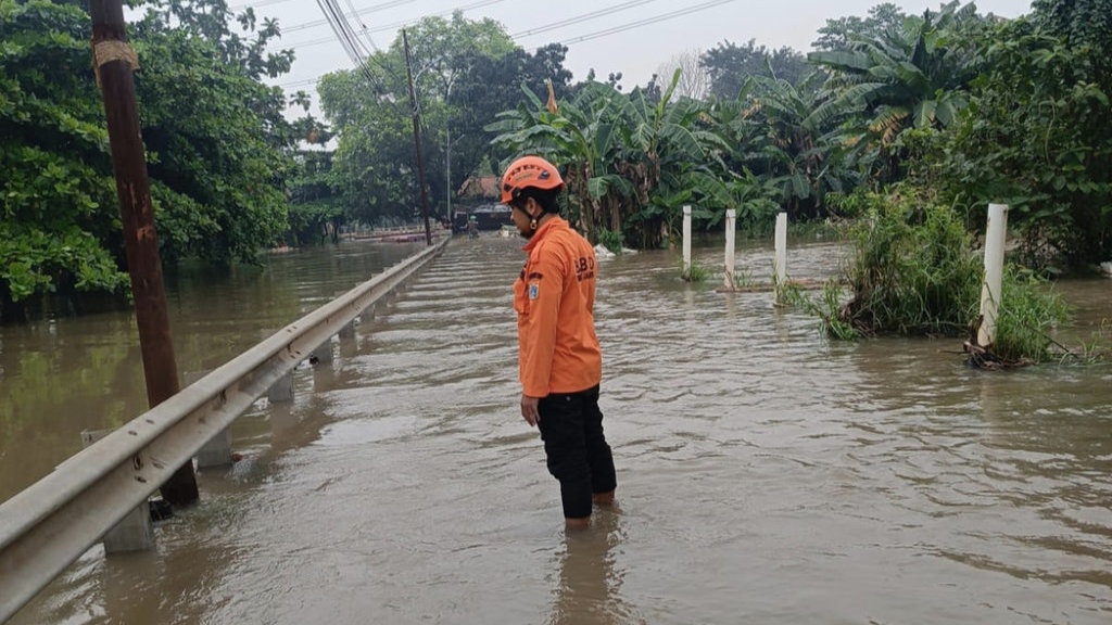 3 RT di Jakarta Barat Terendam Banjir, Tinggi Air 40 Sentimeter 3 RT di Jakarta Barat Terendam Banjir, Tinggi Air 40 Sentimeter