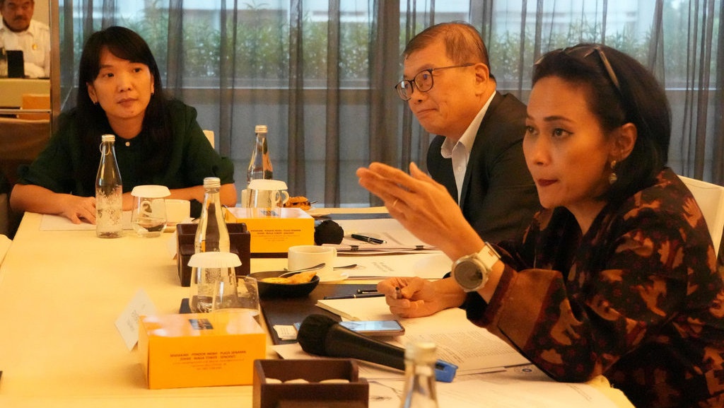 Wamen Christina Perkenalkan Command Centre 24 Jam KemenP2MI Wamen Christina Perkenalkan Command Centre 24 Jam KemenP2MI