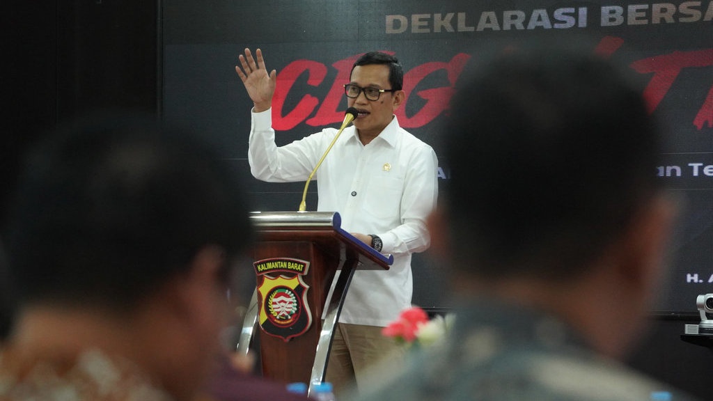 Lantik 301 Pegawai Baru, Menteri Karding Tegaskan Larangan Suap Lantik 301 Pegawai Baru, Menteri Karding Tegaskan Larangan Suap