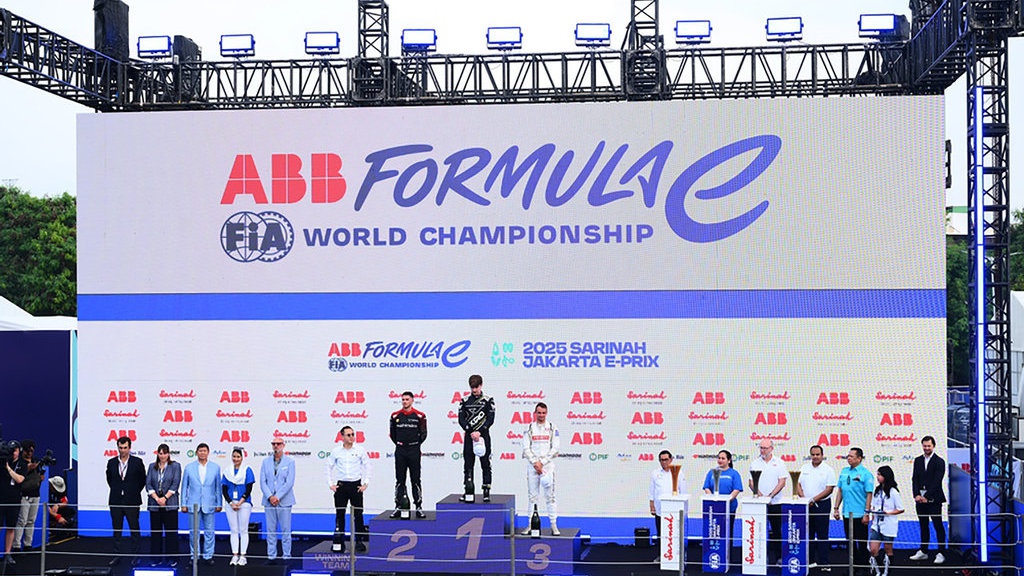 Pramono Sebut Formula E Mampu Beri Kegembiraan Pada Penonton Pramono Sebut Formula E Mampu Beri Kegembiraan Pada Penonton