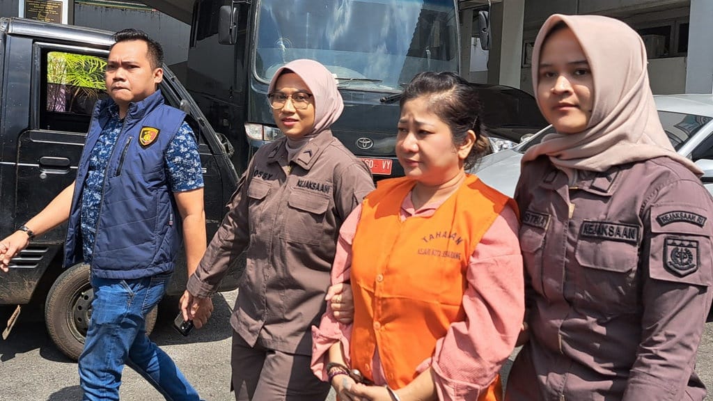 Muncikari Karaoke Mansion Semarang yang Layani Striptis Ditahan