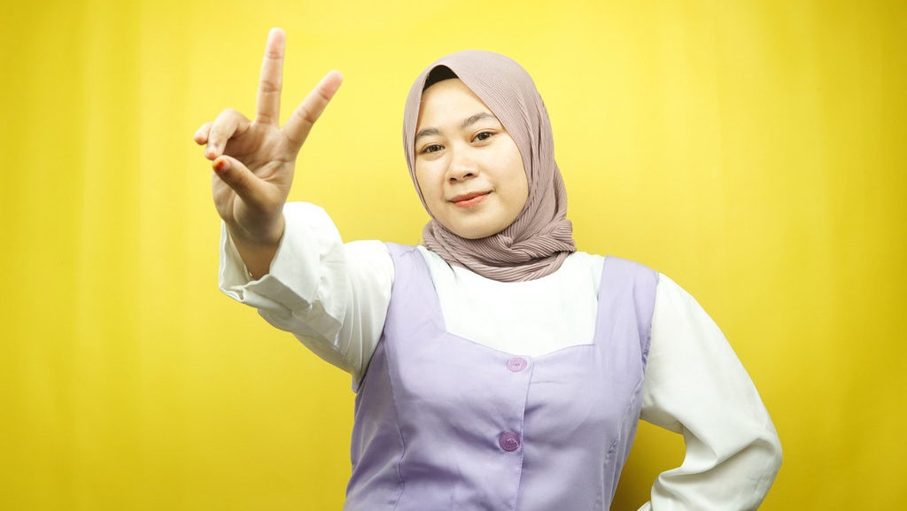 10 Ide OOTD Vest Hijab yang Kekinian 10 Ide OOTD Vest Hijab yang Kekinian