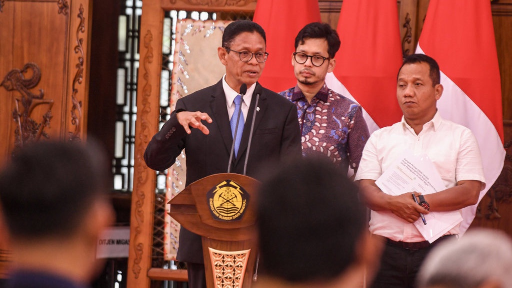 Wamen ESDM Ungkap Alasan di Balik Harga BBM Setiap Bulan Berubah Wamen ESDM Ungkap Alasan di Balik Harga BBM Setiap Bulan Berubah