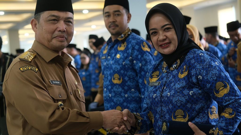 KPK Geledah Rumah Gubernur Kalbar Ria Norsan & Bupati Mempawah