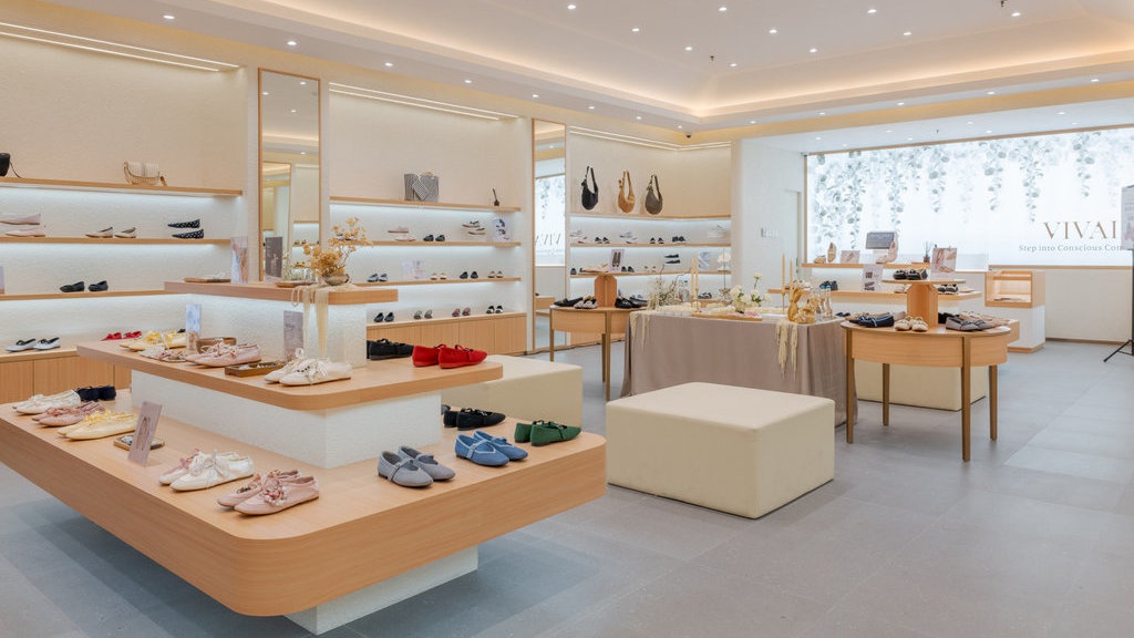 Gerai Sepatu Ramah Lingkungan VIVAIA Diluncurkan di Bandung