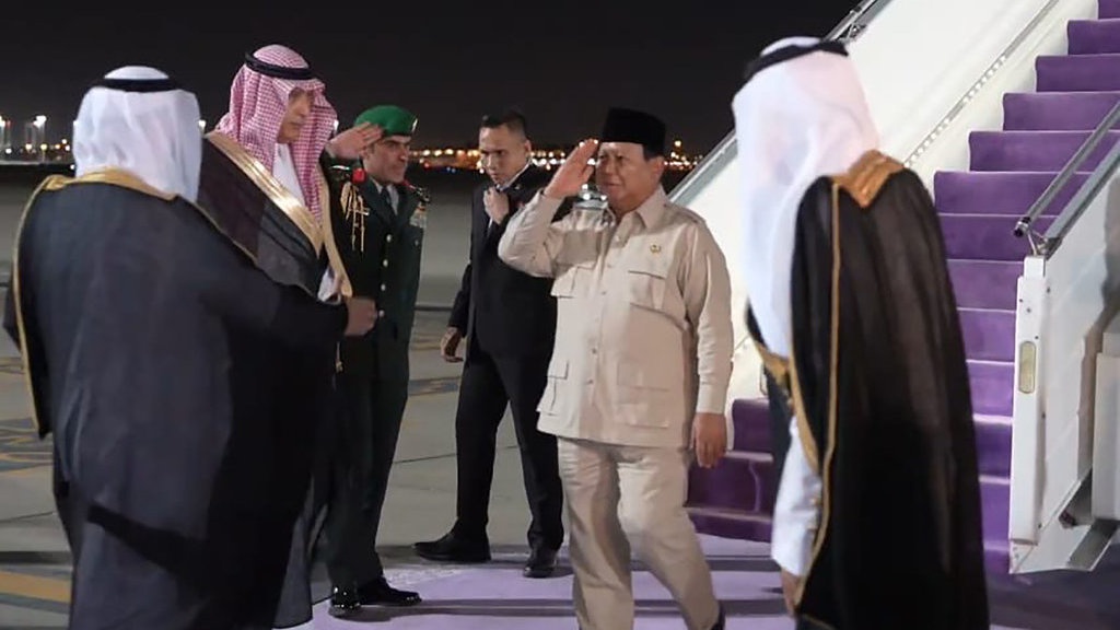 Prabowo Instruksikan Penyelamatan KMP Tunu Pratama Jaya Prabowo Instruksikan Penyelamatan KMP Tunu Pratama Jaya