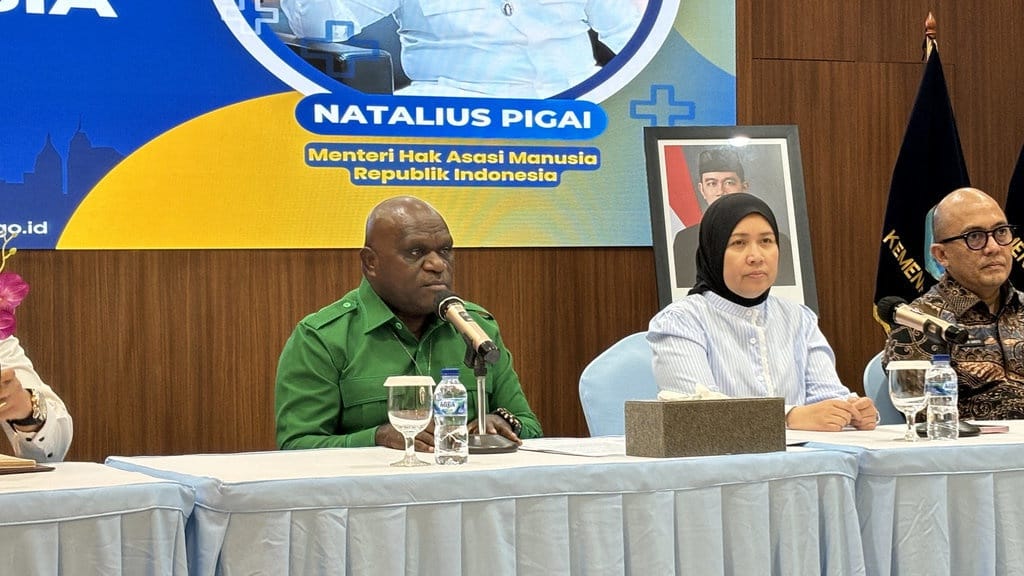 Natalius Pigai Ingin Korupsi Dimasukkan ke Revisi UU HAM Natalius Pigai Ingin Korupsi Dimasukkan ke Revisi UU HAM