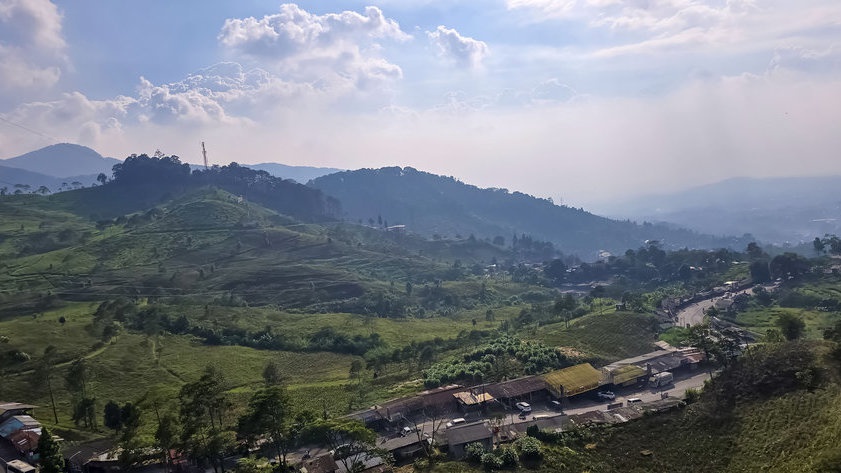 10 Inspirasi Outfit Liburan ke Puncak Bogor