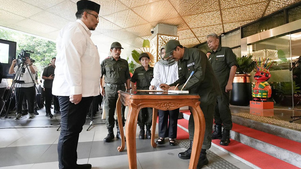 Gus Ipul Tegaskan Peneguhan Amanah saat Lantik Pejabat Kemensos Gus Ipul Tegaskan Peneguhan Amanah saat Lantik Pejabat Kemensos