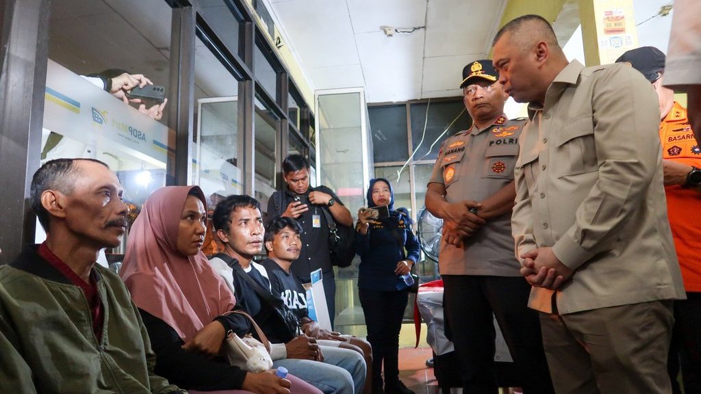 Kapal & Helikopter Polairud Cari Korban KMP Tunu Pratama Jaya