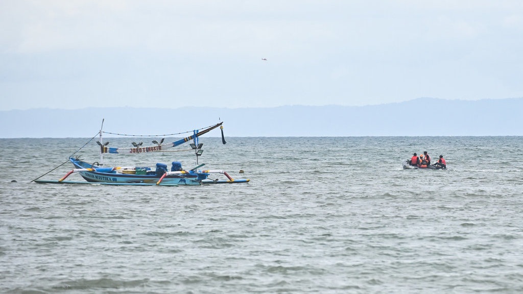 Basarnas Respons Dugaan WNA Malaysia Korban KMP Tunu Pratama Basarnas Respons Dugaan WNA Malaysia Korban KMP Tunu Pratama