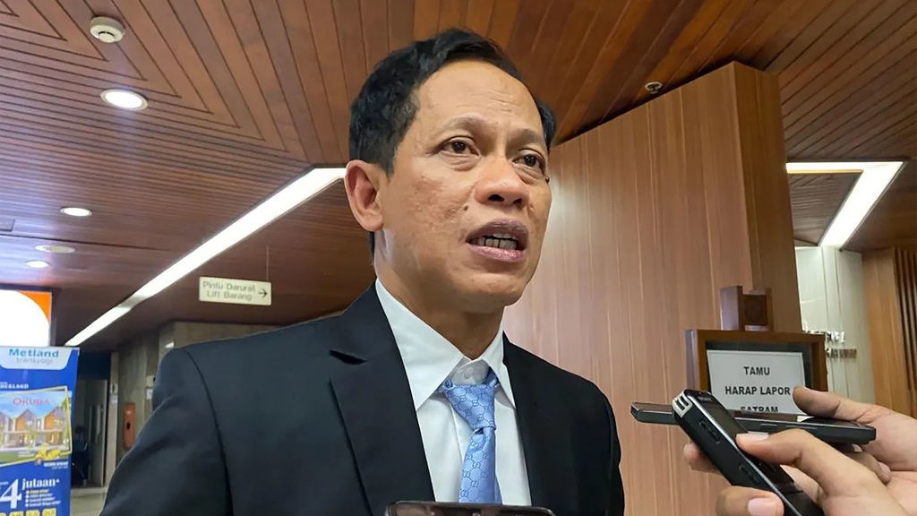 Menteri LH Geram ESDM & KKP Diam Pesut Mahakam Terancam Tongkang