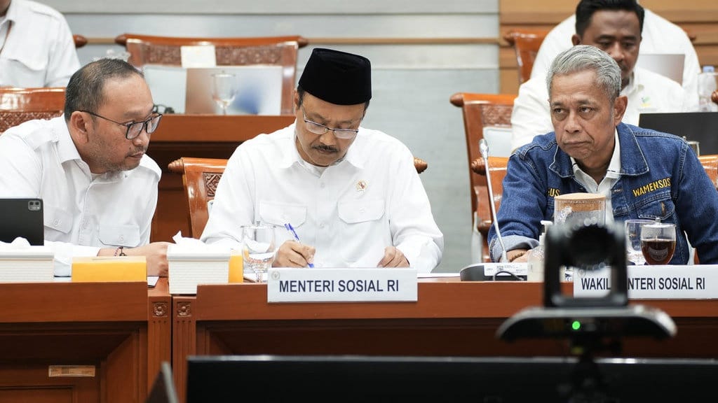 Gus Ipul Laporkan Sekolah Rakyat Dimulai 14 Juli ke DPR Gus Ipul Laporkan Sekolah Rakyat Dimulai 14 Juli ke DPR