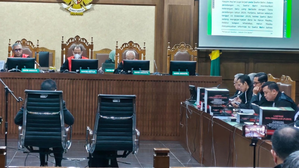 Hasto Curiga Keterangan Baru Hasyim Berkaitan Kasus Jet Pribadi Hasto Curiga Keterangan Baru Hasyim Berkaitan Kasus Jet Pribadi