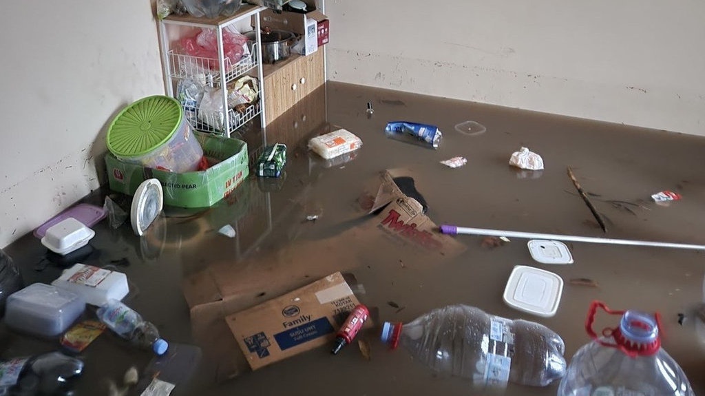 Yang Lebih Tabah dari Hujan Bulan Juli Yang Lebih Tabah dari Hujan Bulan Juli