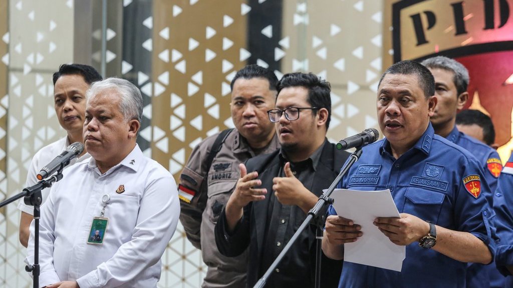 Kejagung Cekal Riza Chalid Usai Jadi Tersangka Korupsi Pertamina Kejagung Cekal Riza Chalid Usai Jadi Tersangka Korupsi Pertamina