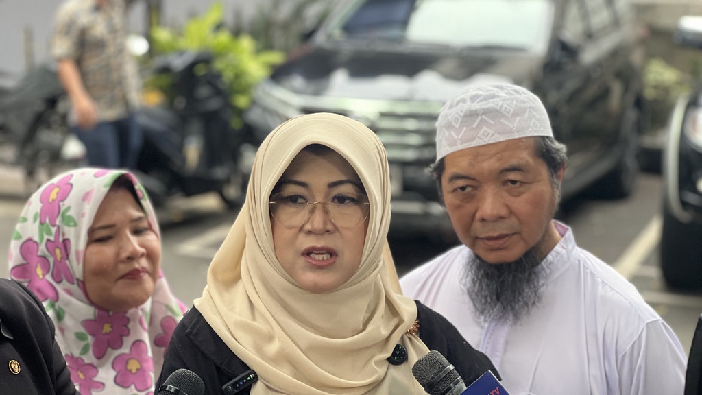 Ijazah Jokowi Tak Ditunjukkan, Dokter Tifa Ogah Jawab Penyidik Ijazah Jokowi Tak Ditunjukkan, Dokter Tifa Ogah Jawab Penyidik