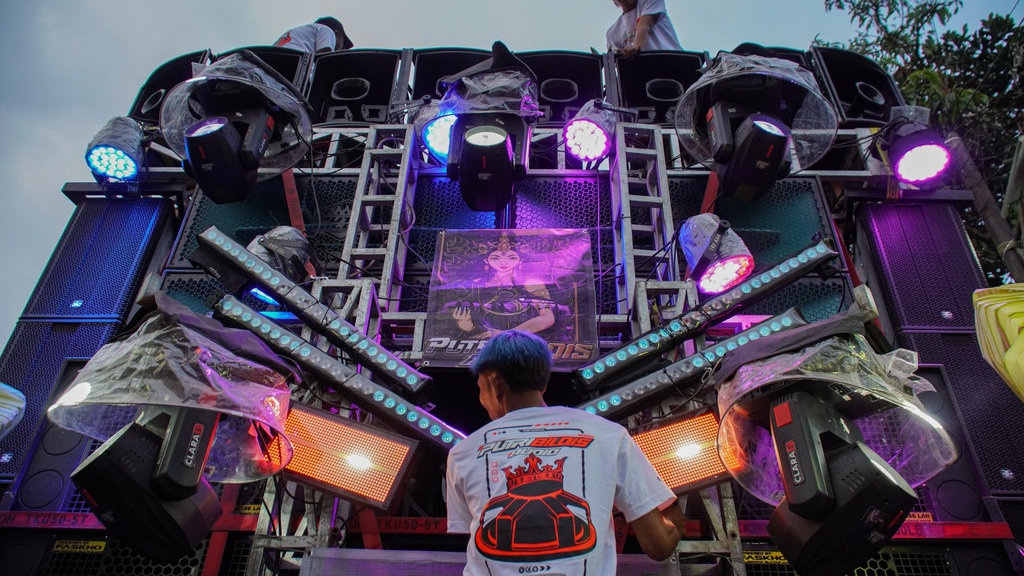 Sound Horeg: Antara Budaya Lokal Atau Gangguan Sosial Sound Horeg: Antara Budaya Lokal Atau Gangguan Sosial