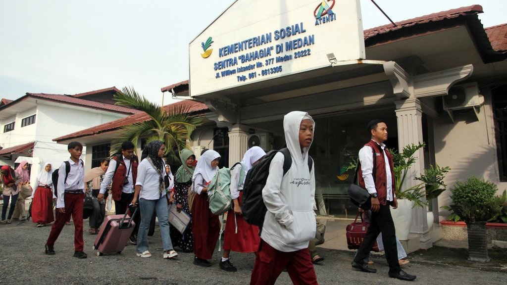 Apa Perbedaan Sekolah Rakyat dan Sekolah Umum Biasa?