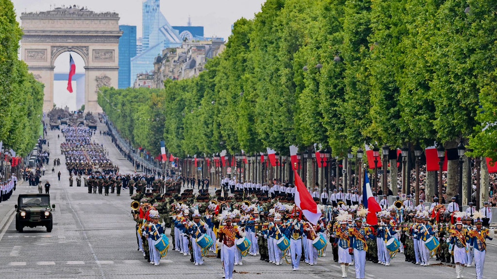 Prabowo & Macron Berdampingan Saksikan Hari Revolusi Prancis Prabowo & Macron Berdampingan Saksikan Hari Revolusi Prancis