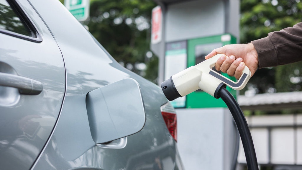 Mengapa Jumlah SPKLU di Indonesia Tumbuh Melesat? Mengapa Jumlah SPKLU di Indonesia Tumbuh Melesat?