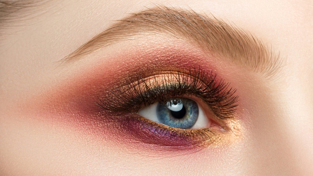 10 Rekomendasi Eyeshadow yang Bagus dan Tahan Lama