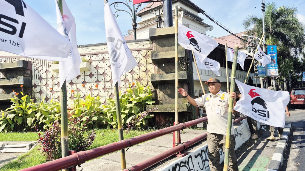 Belum Kongres, 385 Bendera PSI Ditertibkan Satpol PP Solo Belum Kongres, 385 Bendera PSI Ditertibkan Satpol PP Solo