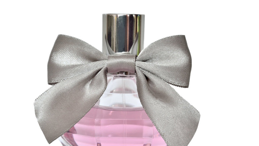 7 Rekomendasi Parfum Perempuan yang Wanginya Elegan dan Feminin 7 Rekomendasi Parfum Perempuan yang Wanginya Elegan dan Feminin