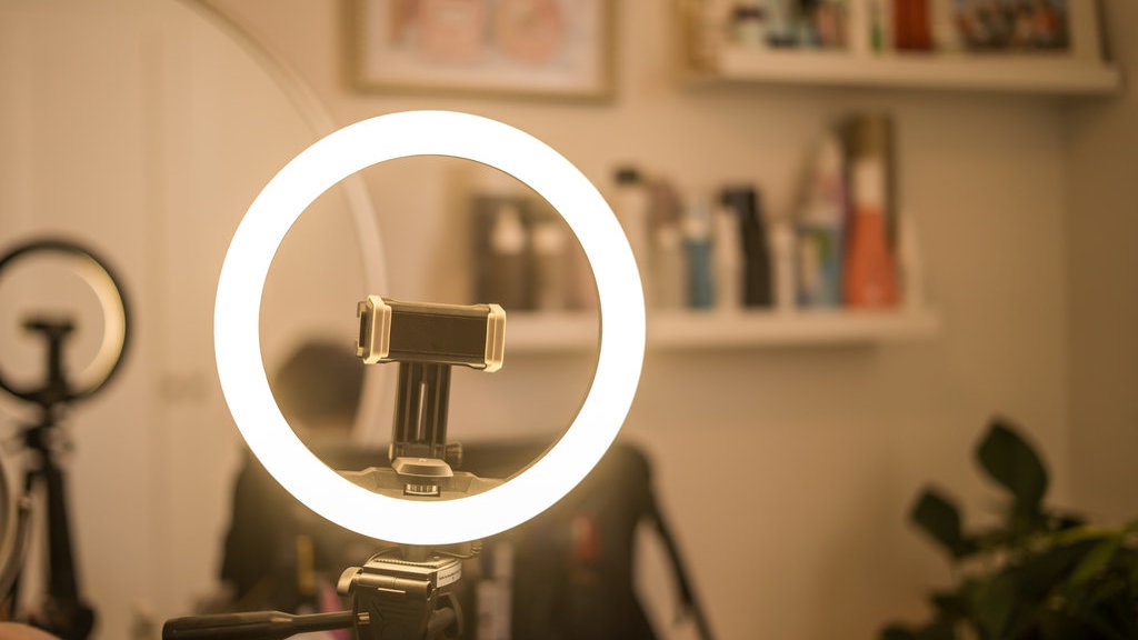 11 Rekomendasi Merk Ring Light yang Bagus untuk Content Creator 11 Rekomendasi Merk Ring Light yang Bagus untuk Content Creator