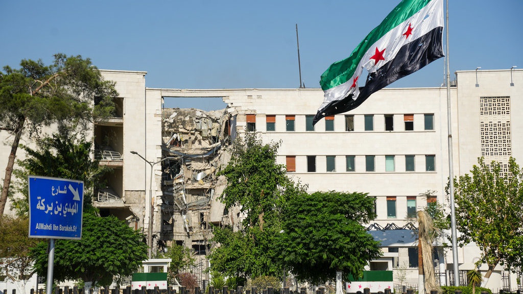 Israel Serang Area Istana Presiden dan Markas Tentara Suriah Israel Serang Area Istana Presiden dan Markas Tentara Suriah