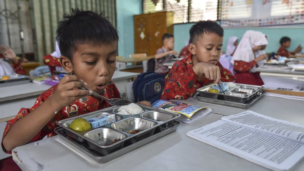 BGN Ajak Warga Menanam dan Berternak di Rumah untuk Suplai MBG BGN Ajak Warga Menanam dan Berternak di Rumah untuk Suplai MBG