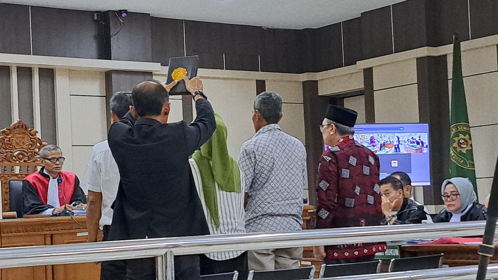 Saksi Meringankan, Ketua Dewan Masjid Sanjung-Sanjung Mbak Ita Saksi Meringankan, Ketua Dewan Masjid Sanjung-Sanjung Mbak Ita