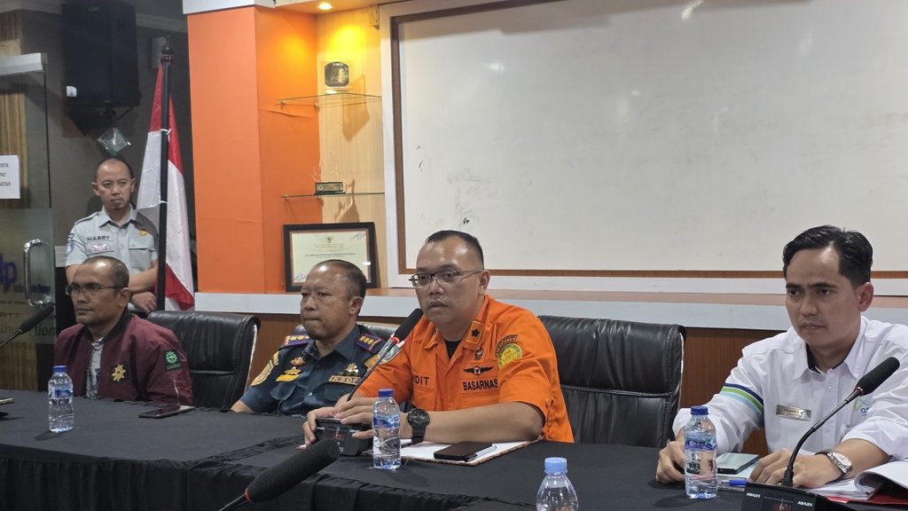 16 Masih Hilang, Operasi SAR KMP Tunu Pratama Jaya Dihentikan 16 Masih Hilang, Operasi SAR KMP Tunu Pratama Jaya Dihentikan