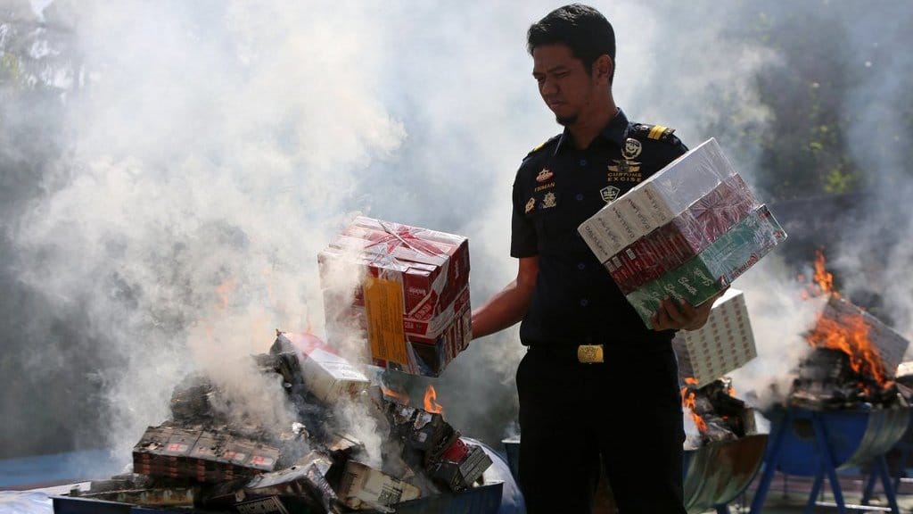 Tekan Rokok Ilegal Agar Tak Risau PHK Industri Tembakau Tekan Rokok Ilegal Agar Tak Risau PHK Industri Tembakau