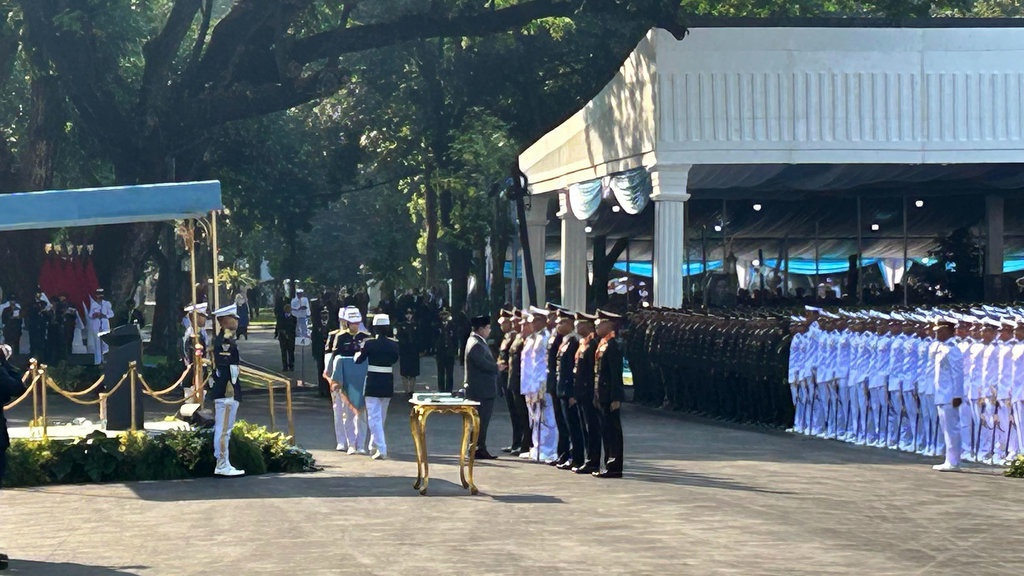 Prabowo Sematkan Pangkat Kepada 8 Peraih Adhi Makayasa di Istana