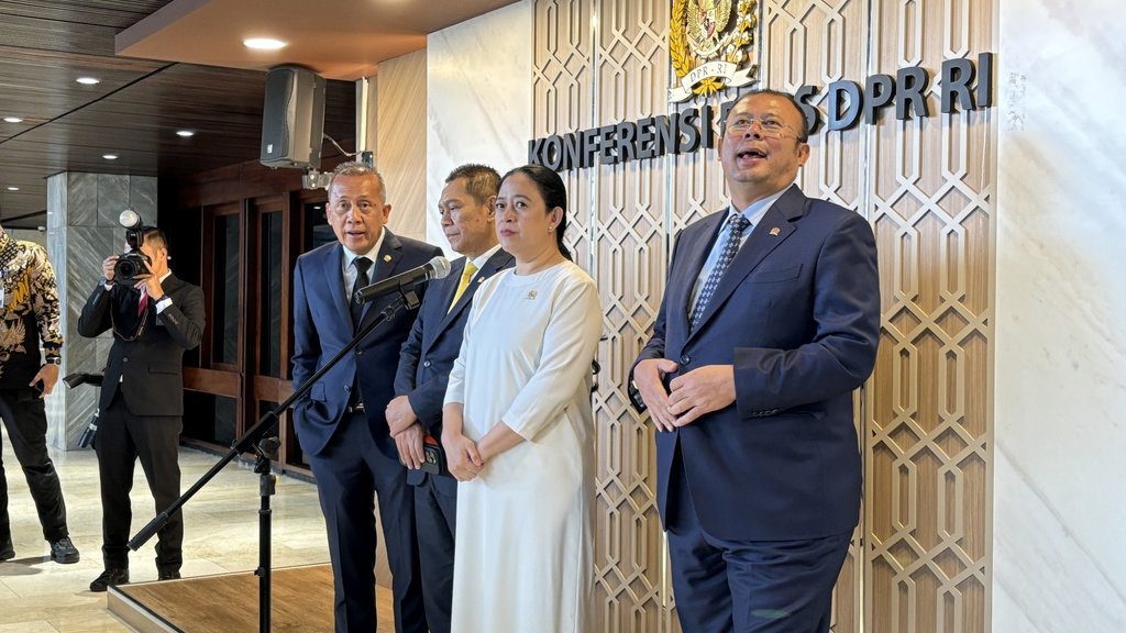 Pimpinan DPR Terima Hasil Kajian Komisi III soal Pemilu Terpisah Pimpinan DPR Terima Hasil Kajian Komisi III soal Pemilu Terpisah