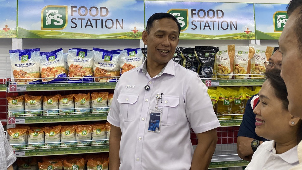 Tinjau Koperasi Merah Putih, Bulog Soroti Penjualan Minyakita Tinjau Koperasi Merah Putih, Bulog Soroti Penjualan Minyakita